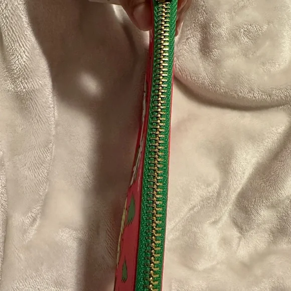 Hello Kitty Red Holiday Pouch - Picture 4 of 6